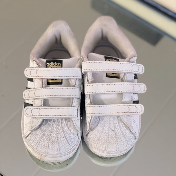 Adidas superstar Infant/Toddler Size 6K - Picture 3 of 3
